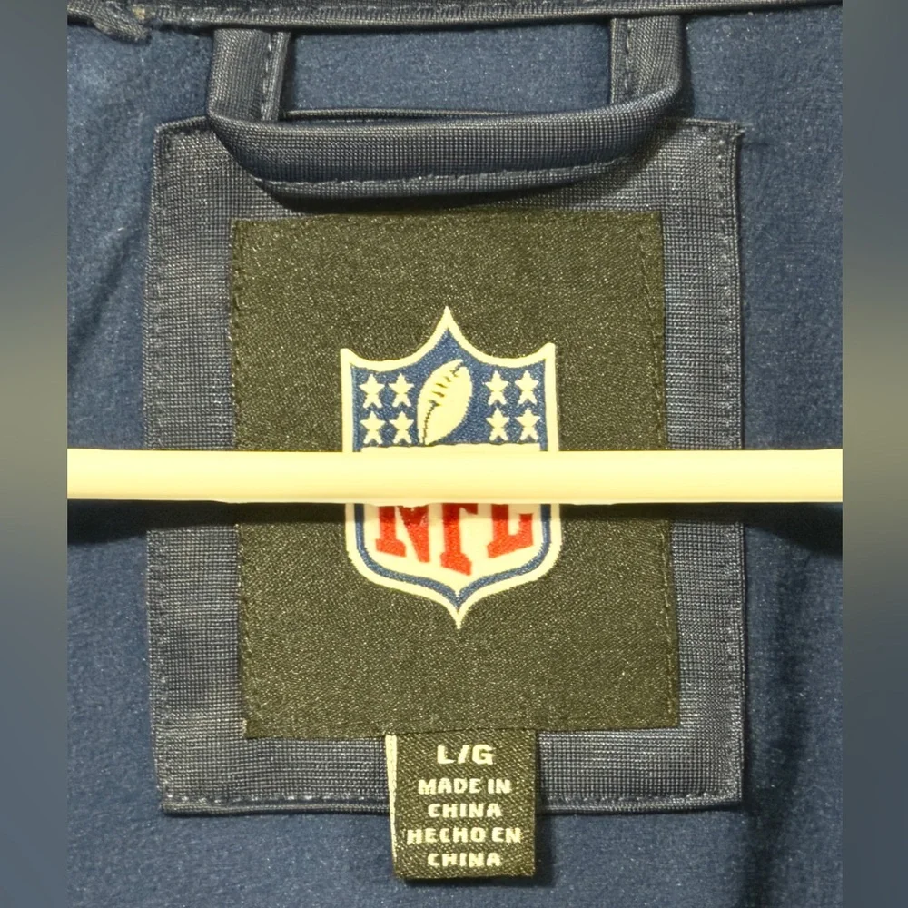 NFL Seattle Seahawks Sz. Medium Blue & Green Full Zip Jacket with Logo Patch NWT - Picture 3 of 4